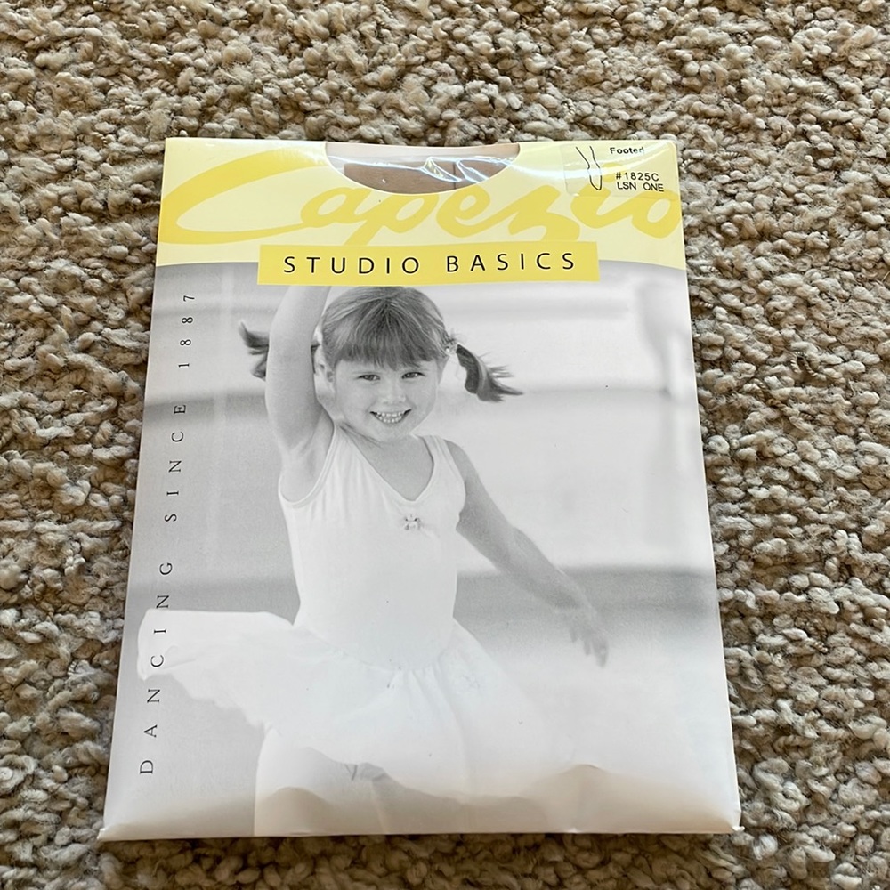 Girls Capezio Tan Footed Tights